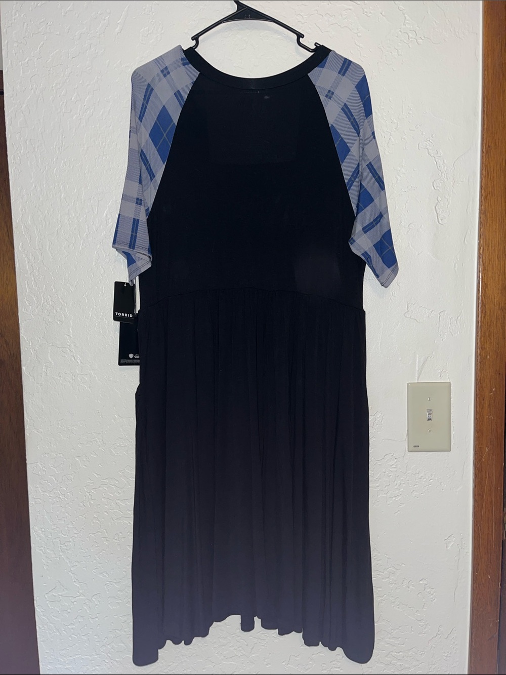 torrid Black Midi Dress with Blue Plaid Raglan Sleeves - Picture 4 of 7